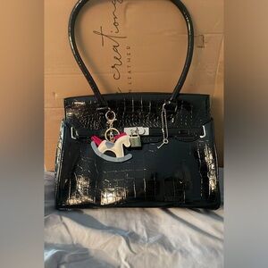 NEW CROCODILE 🐊 LIKE BLACK 
Stunning Handbag 2025 Season